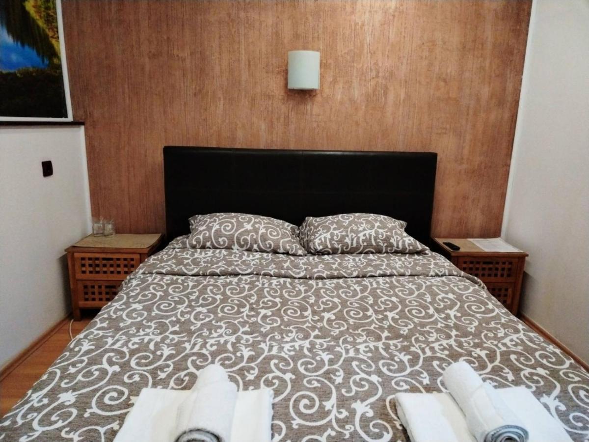 Fun Rooms Sobe Prenociste Borca Buitenkant foto