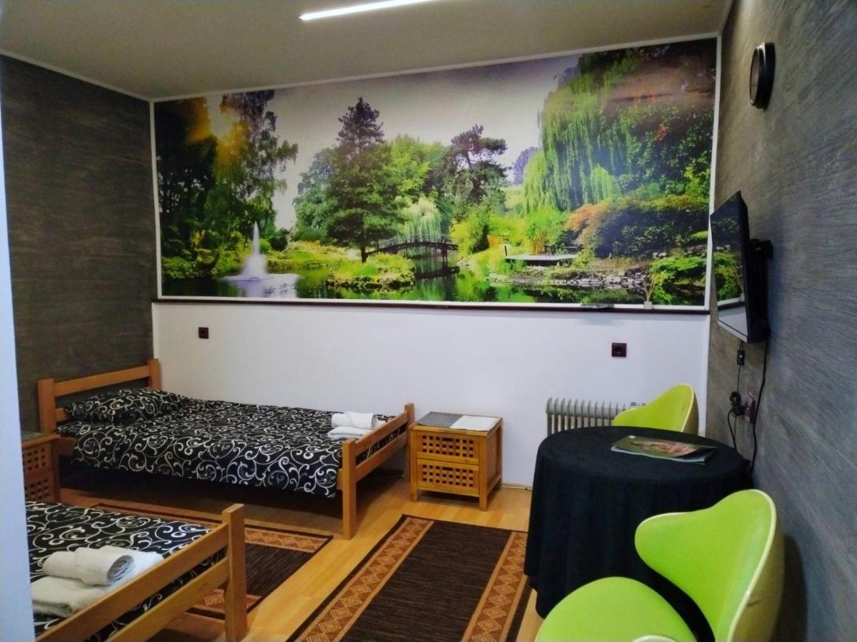 Fun Rooms Sobe Prenociste Borca Buitenkant foto