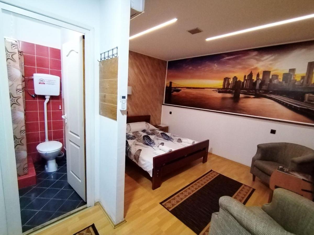 Fun Rooms Sobe Prenociste Borca Buitenkant foto