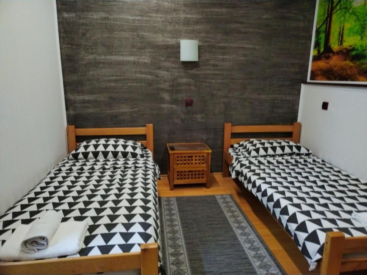 Fun Rooms Sobe Prenociste Borca Buitenkant foto