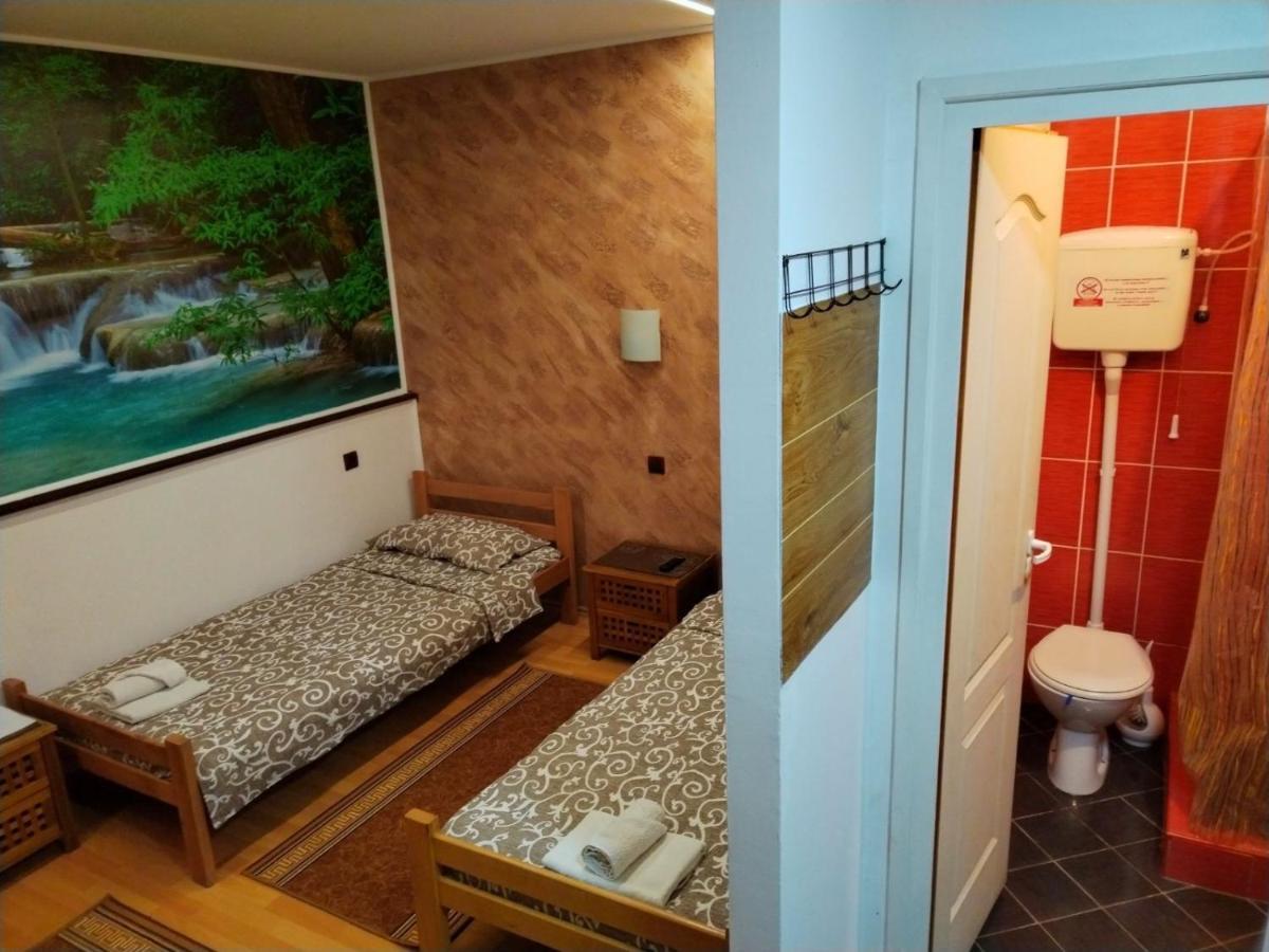 Fun Rooms Sobe Prenociste Borca Buitenkant foto